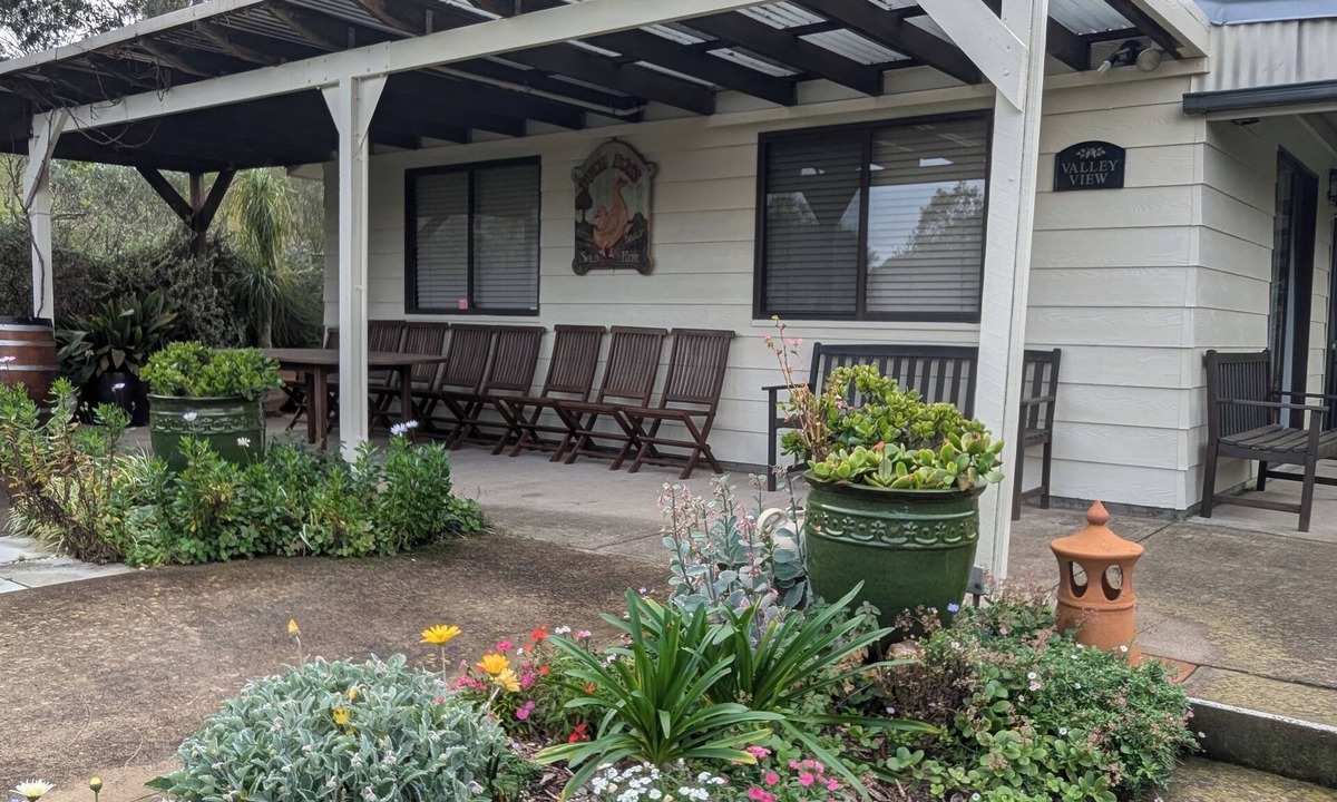 Rothbury Cottage | Valley View Cottage & Acres Hunter Valley Wine Region