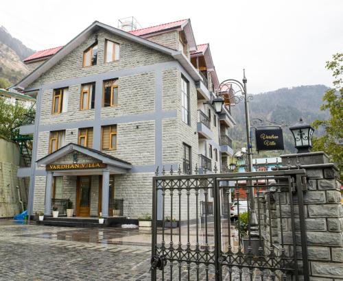 Sarahan House | Vardhn Villa