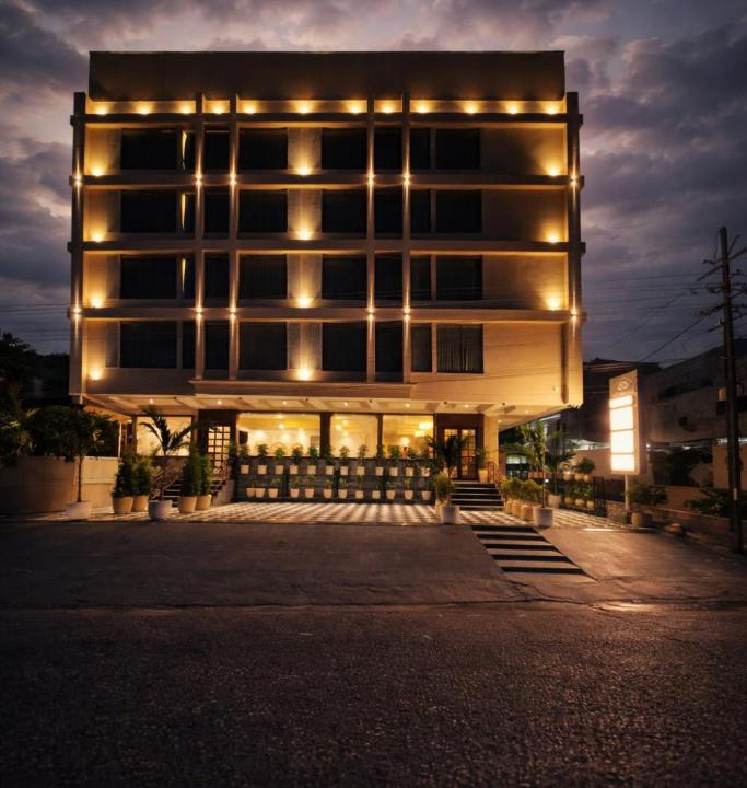 Bani Park Hotel | Ved Mahal