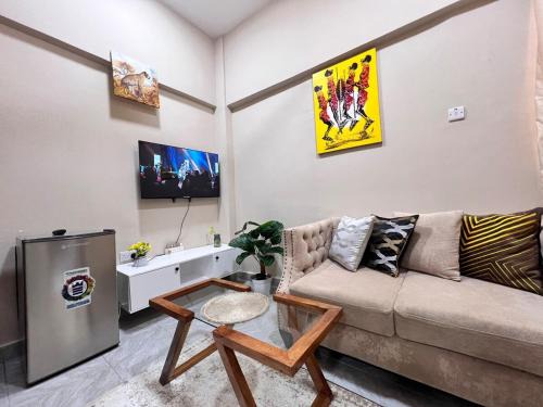 Tanzania Apartment | Vees Petite Home