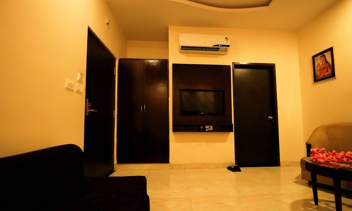 Jhotwara Hotel | Veeva Hotels Ajmer Road