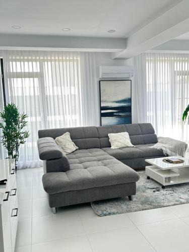 Jupiter Apartment | Velvet Sea Oxygen Residence