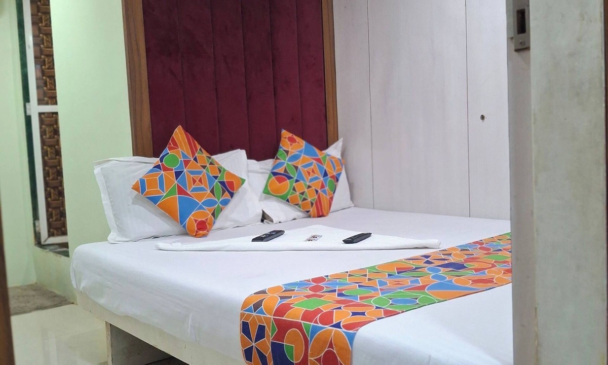 Wellington Pier Hotel | Venus Guest House