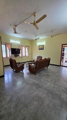 Tiruchirappalli House | Vetri Rockfort Retreat Homestay