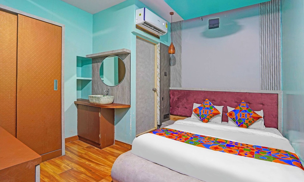 Clover Park Hotel | Via Arya
