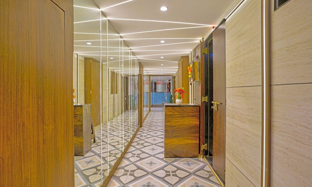 Nanganallur Hotel | Via KR Chennai