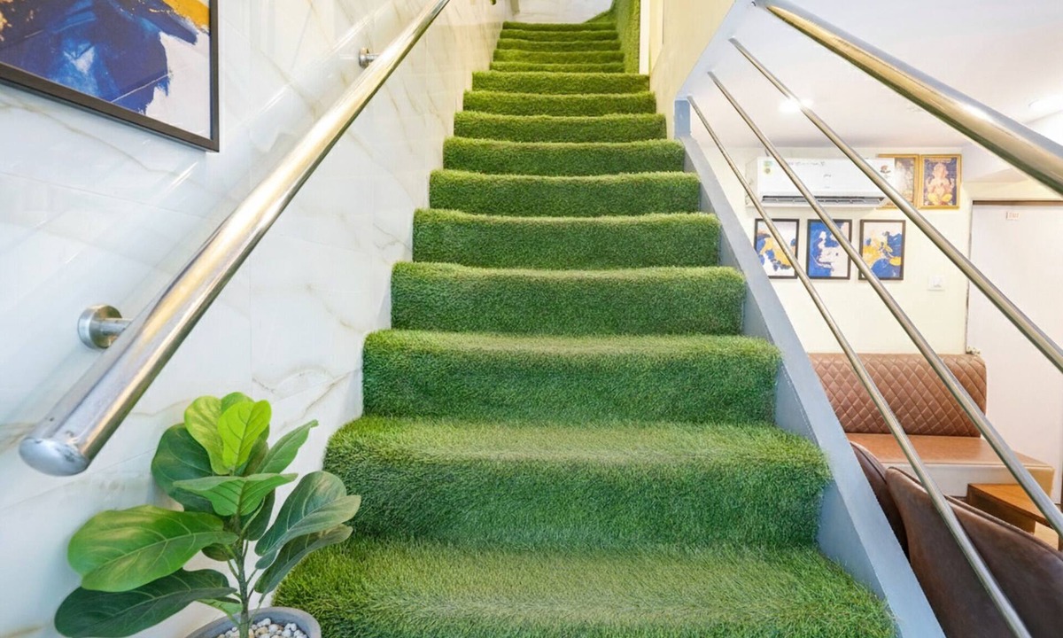 Goregaon West Hotel | Via Metro Galaxy Inn