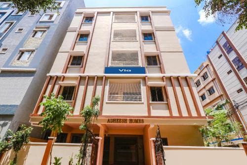 Kondapur Hotel | Via Prestige Castle - Nr HITEX Exhibition Center Hitech City