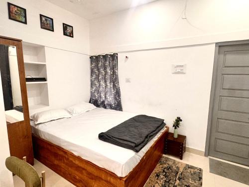 SR Nagar House | Vibes stay in 5