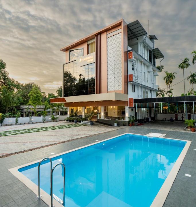 Alwaye Hotel | Victoria Suites Airport Hotel with Complimentary Airport Pickup per booking