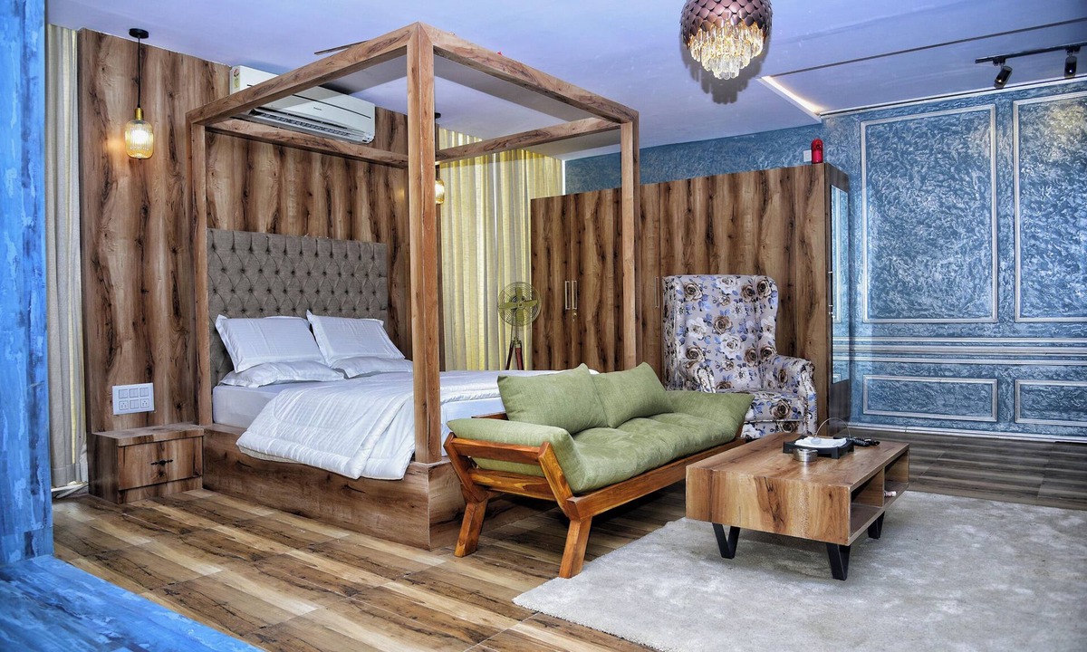 Madduru Hotel | Vilasini Inn