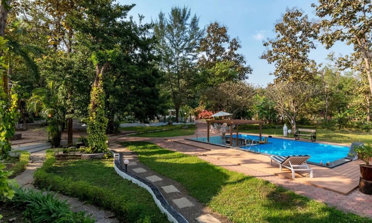 Sajan Villa | Villa Alora, Palghar by Ebony Stays | Private 6 BHK with Pool & Garden