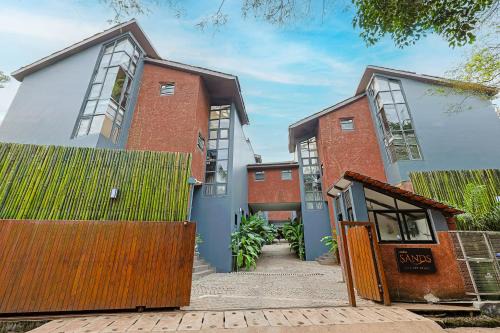 Gauravaddo Villa | Villa Luxe by ELIVAAS 3BHK Luxury Retreat with Private Pool & Jacuzzi