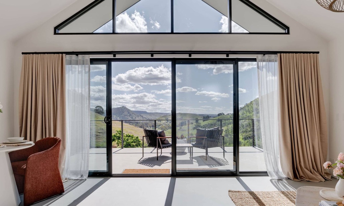 Flowerdale Villa | Villa Minto | Luxury Flower Farm Stay