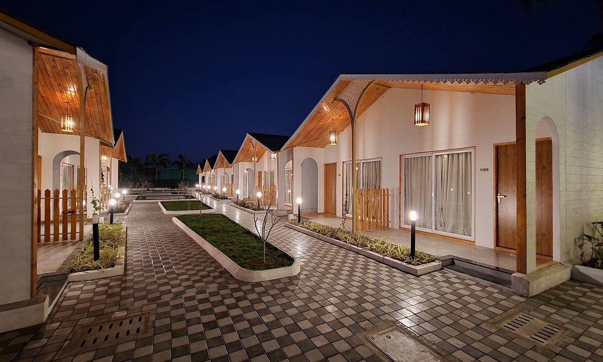 Daman Hotel | VITS Daman Devka Beach