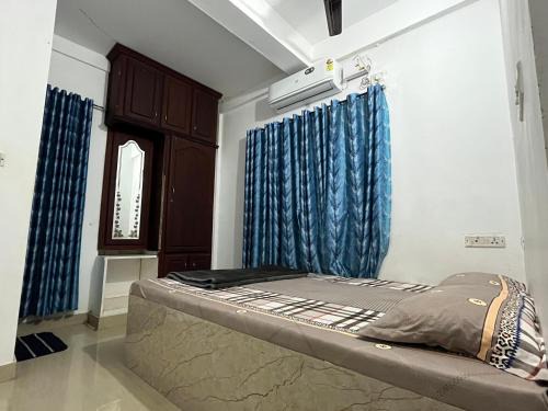 Guruvayur House | Vrindhavan stay and rooms
