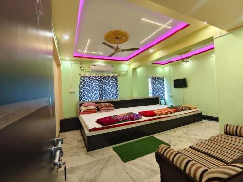 Navadvipa Hotel | Weaver lodge & banquet