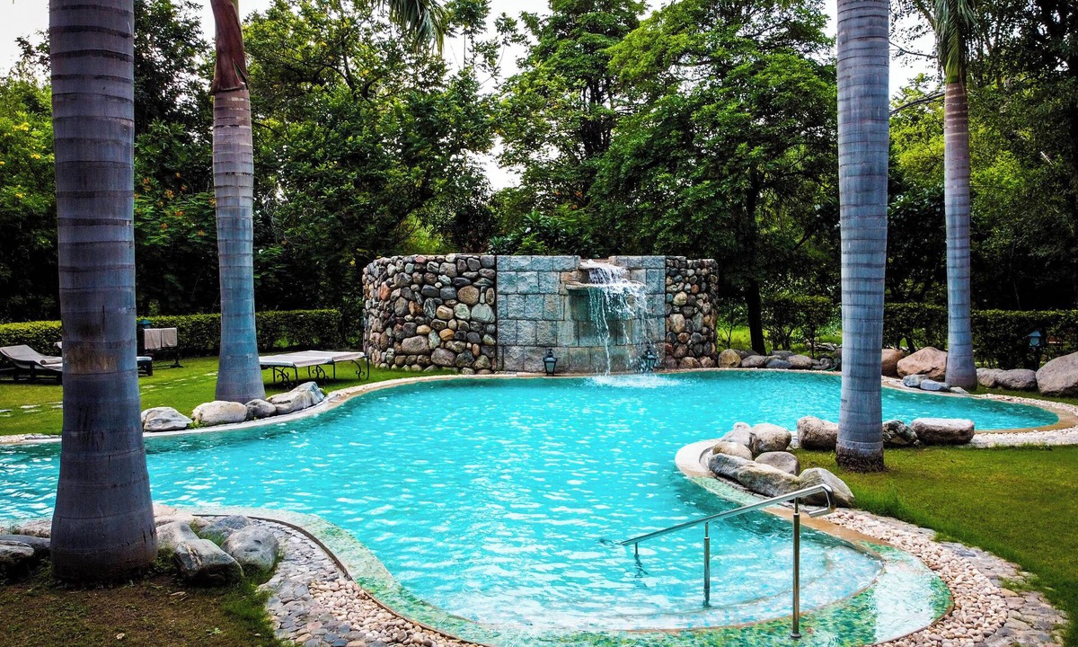 Desuri Hotel | WelcomHeritage Maharani Bagh Orchard Retreat