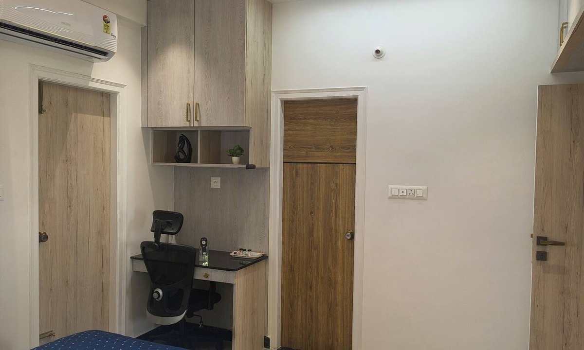 Agara Apartment | Welcoming 1-BHK luxurious apartment with AC and balcony in vibrant Bengaluru