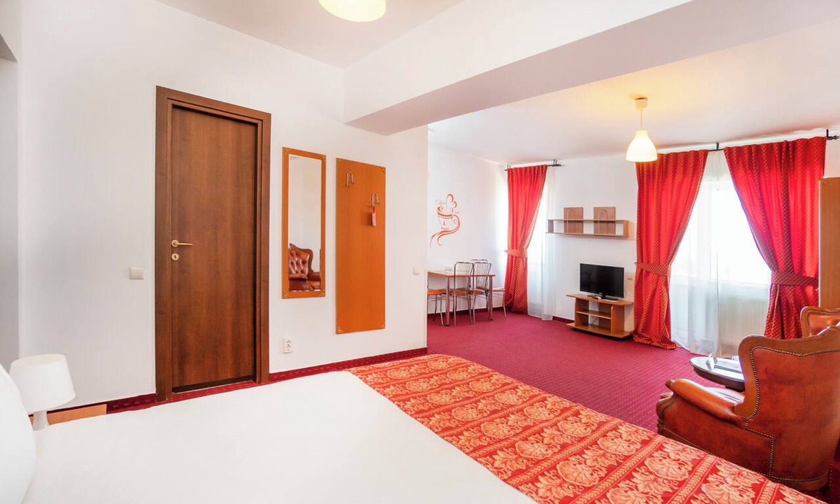 Militari Apartment | West Gate Studios