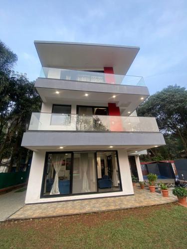 Kune N.m. Villa | West Valley Villa , Casa Raywood