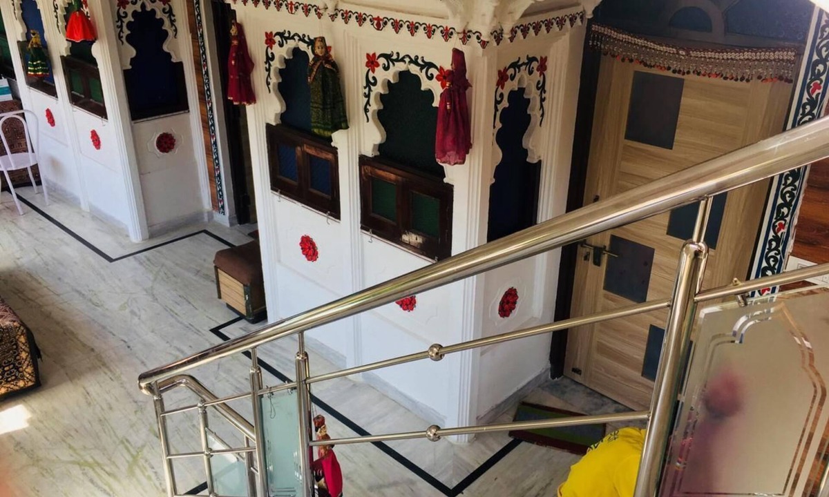 Lake Swaroop Sagar House | White House Homestay Udaipur