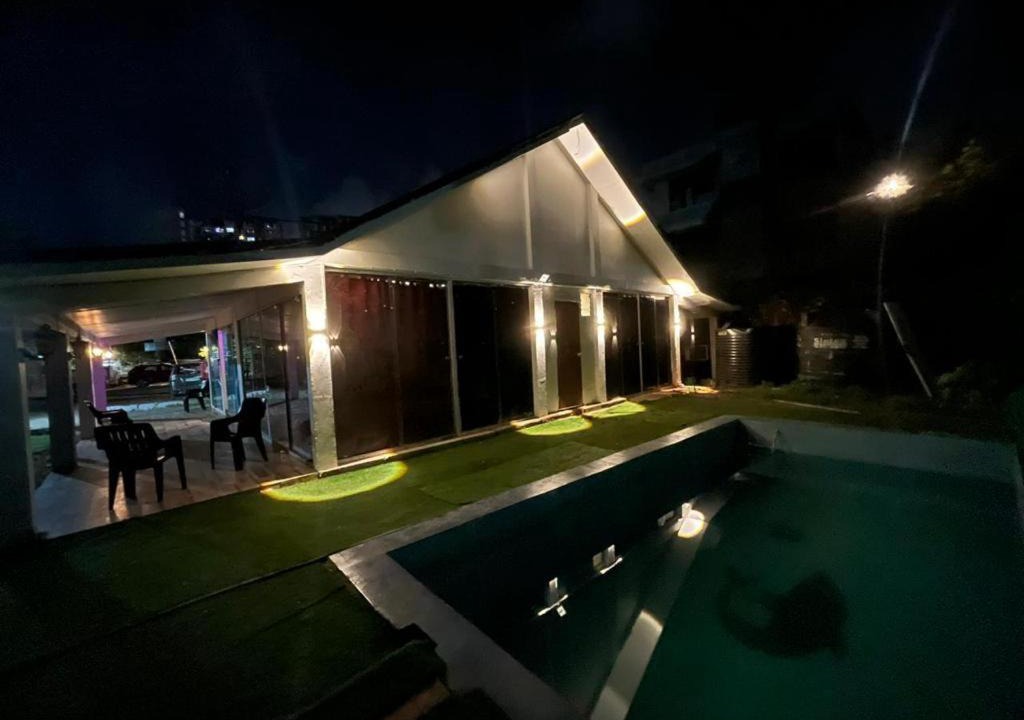 Aarey Colony Villa | White House