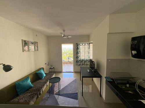 Kapurhol Apartment | White Lotus Highway Den