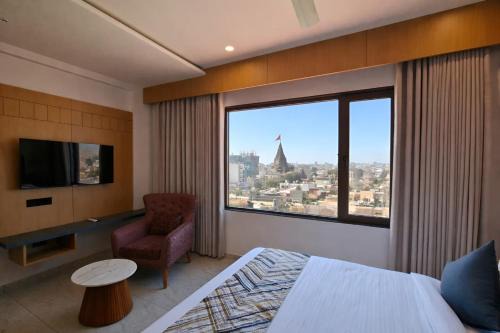 Dwarka Hotel | White Panda hotels Shree Radhe