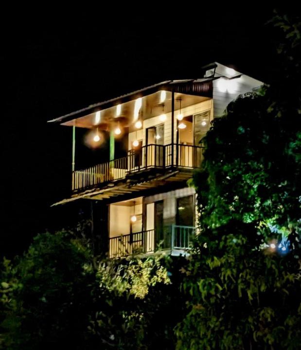 Pali Bed & Breakfast | WhiteMist by Shellters