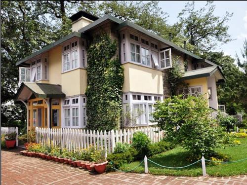 Darjeeling Resort | Windamere Hotel - A Colonial Heritage Since 1841