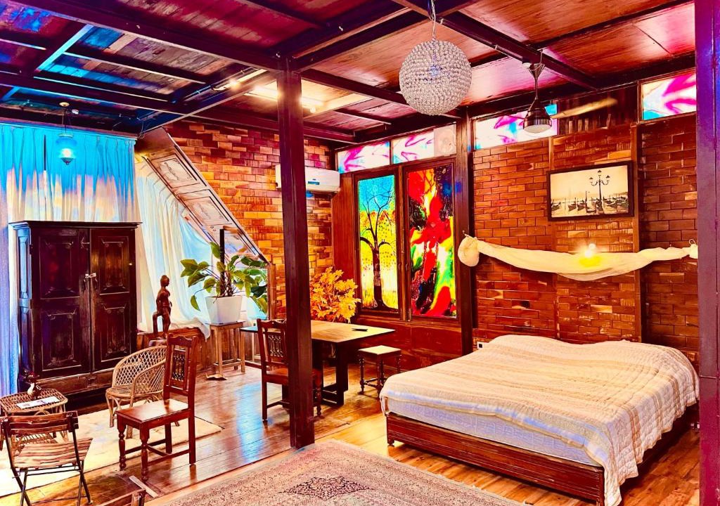 Nedumbassery Bed & Breakfast | Woodhouse BnB near Cochin Airport
