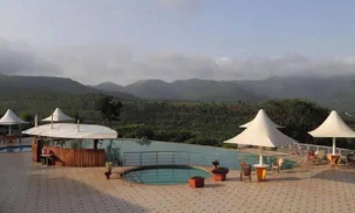 Hadapsar Villa | Woods Villa Retreat - Suite 01