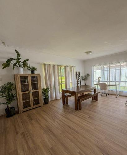 Yeppoon House | Your Pet Friendly Home Away From Home In Yeppoon Sleeps 10