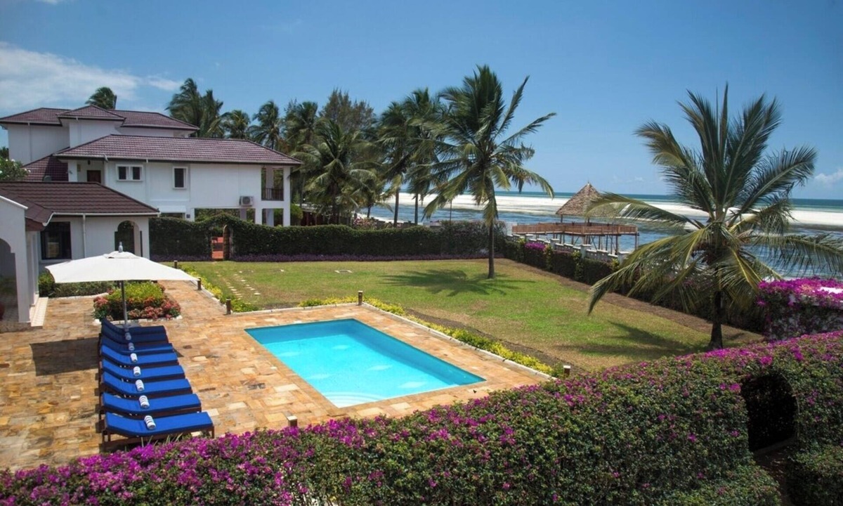 Marumbi Villa | Zanzibar Beachfront Villa 1012