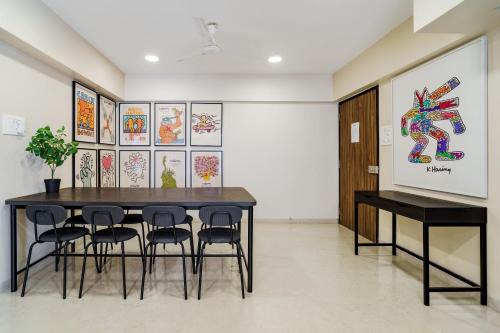 Khar House | Zen A - Private Room in 3BHK