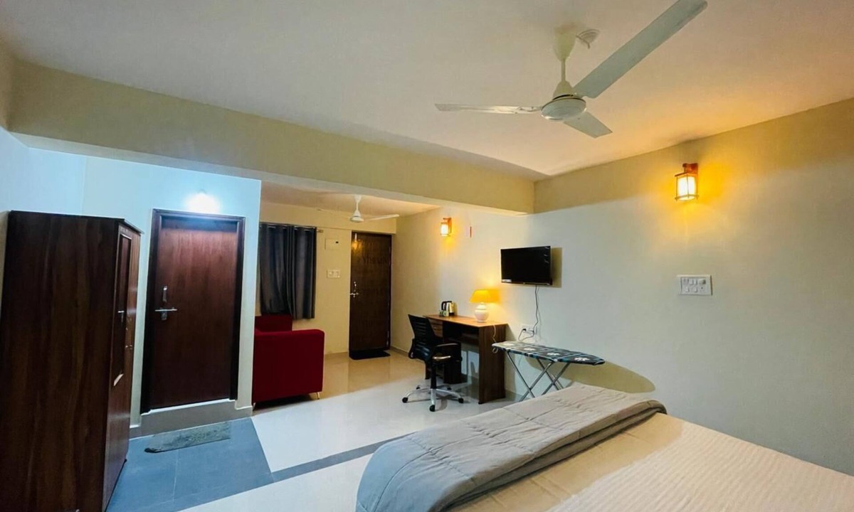 Shaikpet Hotel | Zivo Stays, Jubilee Hills