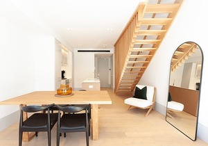 110d/5 Hadfields -L- in Erskineville