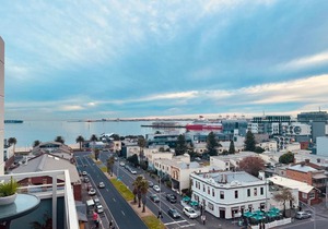 BEAUTIFUL BAY VIEWS Huge 3-bedroom plus Office, Pool, Gym, 2 car spaces and SO MUCH MORE in Melbourne