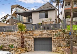 BRON455B - Bronte Beach House with Ocean Views