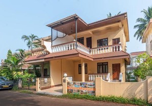 Candolim Beach Stay - 2 minutes Walk to Beach