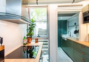 Comfortable Room with Fantastic Rooftop Views in Perth