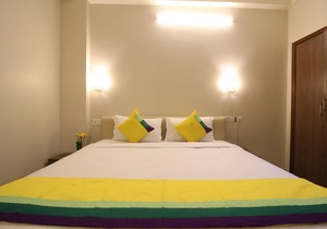 Deluxe AC Room at Anamitra Guest House #7