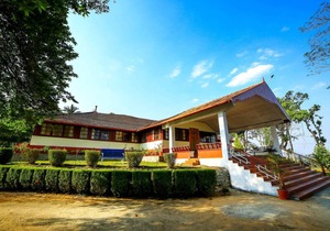 Deluxe Double Room In British Bungalow