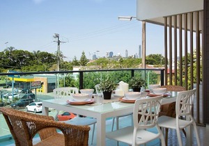 Executive 3BR Bulimba Apartment with Balcony in Central Location in Bulimba