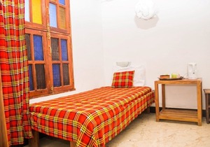 Featuring free WiFi, Rooftop Cafe ,close to ferry terminal & City attractions 2 in stone town