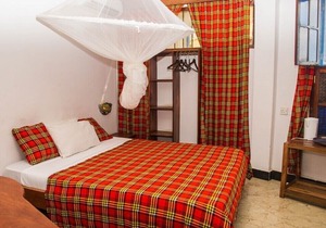Featuring free WiFi, Rooftop Cafe ,close to ferry terminal & City attractions 7 in stone town