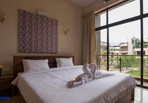 Greenwoods Ten by Vista Rooms
