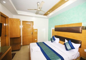 Hotel Lav Kush Deluxe " 3 Min Walking from New Delhi Railway Station "