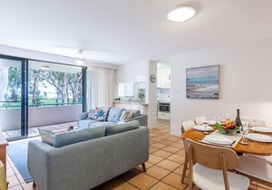 Mistral Court 2 17 Mistral Close water views and WIFI